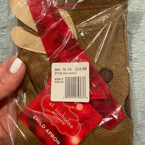 2 St. Nicholas Square Kids Christmas Reindeer Aprons – 100% Cotton - Picture 7 of 7